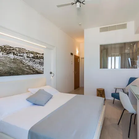 Nobel Hotel 3*